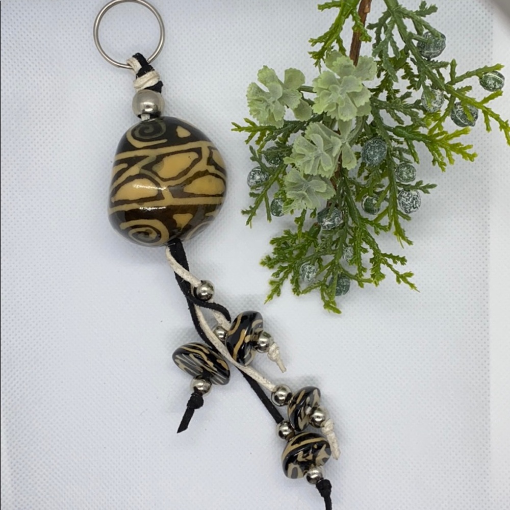 Natural ivy keychain